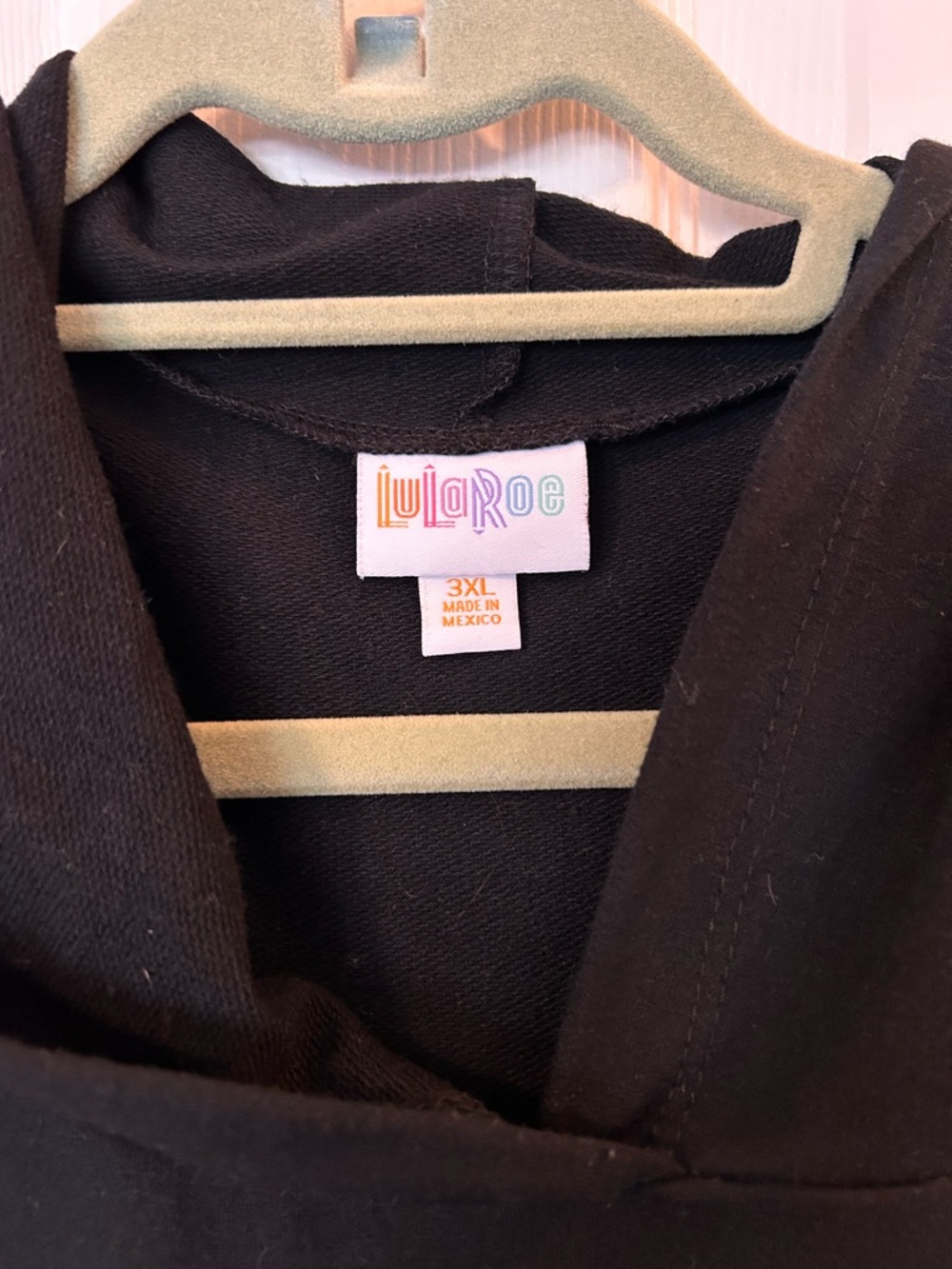 Lularoe ‘Frankie’ Black Short Sleeve Hoodie - Picture 3 of 4
